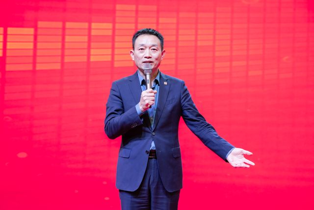 课程现场 · 讲师授课